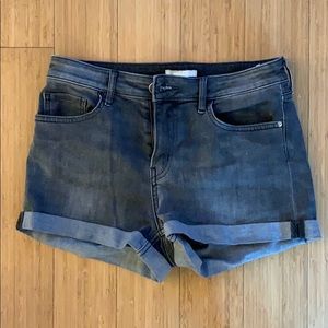 h&m black shorts